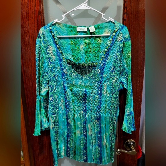 Multi Greens w Blue colored 2x  Top. - Picture 1 of 3